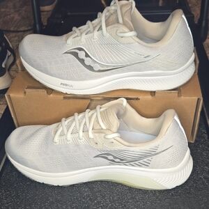 Saucony Men's Light Gray/Beige PWNRUN Athletic Running Shoes